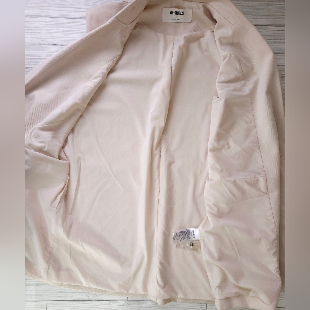 4th + Reckless Sleeveless Single Breast Oversized Blazer in Cream Size Small - Picture 11 of 16